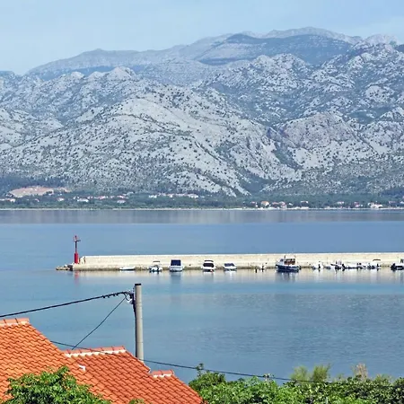 Апартаменты Apartments By The Sea Vinjerac, Zadar - 5824 Виньерац