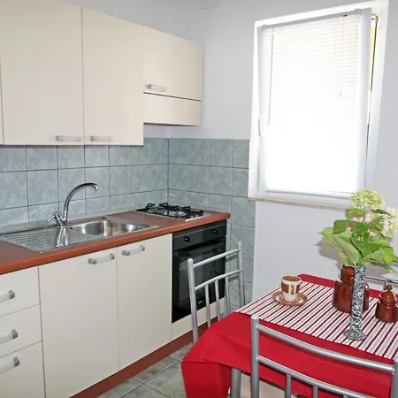 Апартаменты Apartments By The Sea Vinjerac, Zadar - 5824 Виньерац