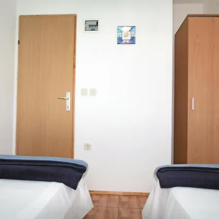 Апартаменты Apartments By The Sea Vinjerac, Zadar - 5824 *